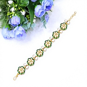Magnifiques bracelets tendance en laiton plaqué or de qualité supérieure avec pierres Moissanite, parfaits pour les mariages, collection femme. - Product Image 1
