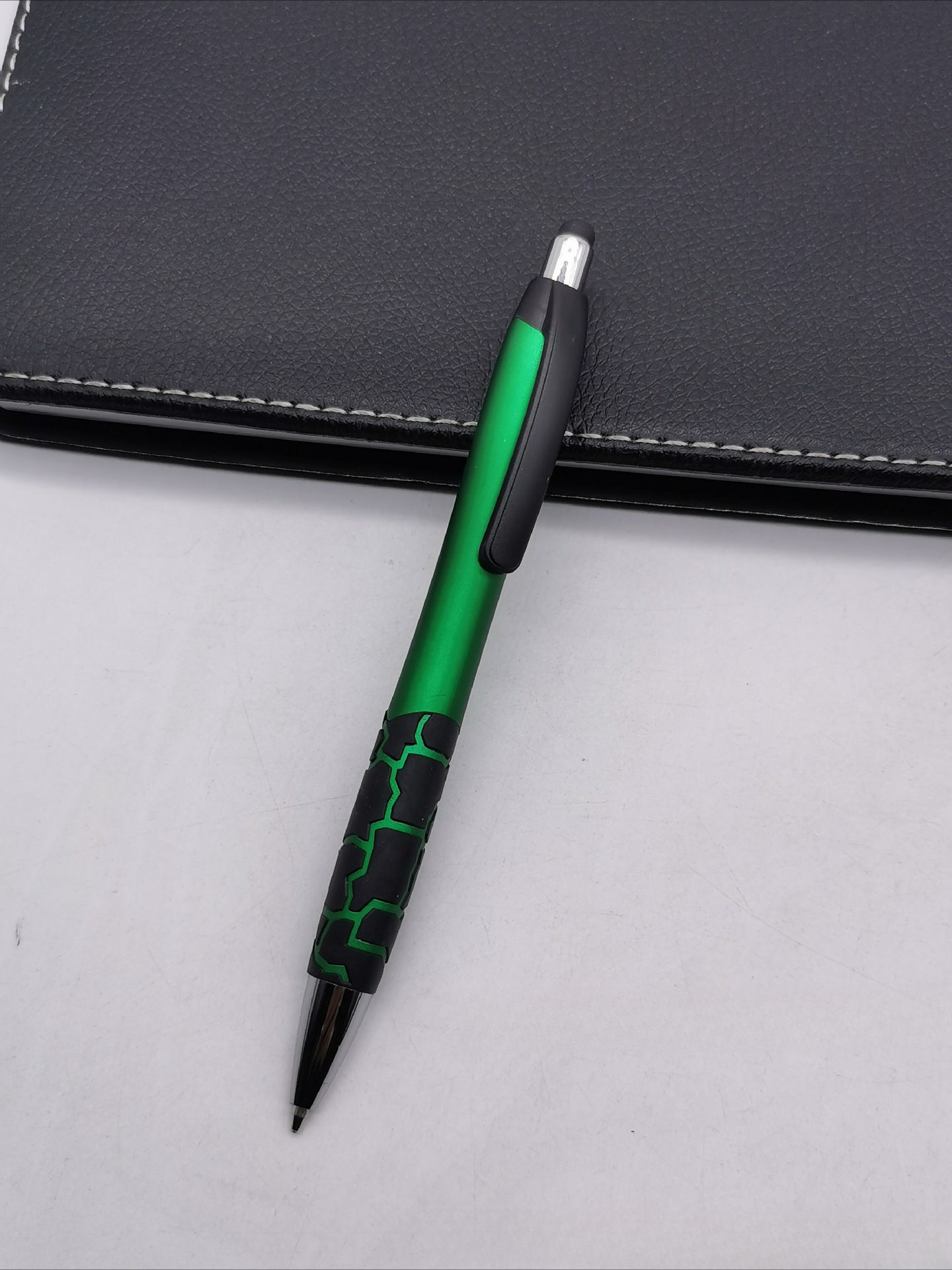 สีเขียว