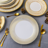 Assiettes de fête en plastique jetables avec bordure en argent blanc Assiettes de mariage fantaisie robustes Assiettes à dessert et apéritif Vente en gros