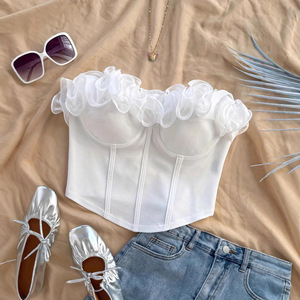 Top de tubo elegante sin tirantes con flor tridimensional, estilo camisola, para uso interior/exterior, ajustado y sensual. - Product Image 2