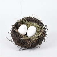 Handgefertigtes Tischornament in Hausform Geflochtenes Wildes Ei Osterdekoration Vogelnest