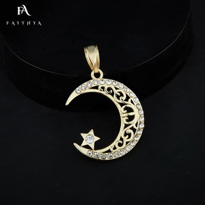 FP1077-Colgante chapado en oro de 18k para parejas, Estrella y luna de moda con aleación de metal hueca, calidad - Product Image 2