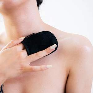 Gant de bronzage autobronzant avec applicateur pour <span class=keywords><strong>le</strong></span> visage et <span class=keywords><strong>le</strong></span> dos <span class=keywords><strong>Sac</strong></span> cosmétique et étui pour une application pratique du bronzage - Product Image 6