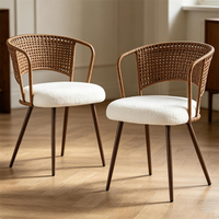Fauteuil d'appoint style farmhouse avec dossier en rotin, chaises de salle à manger en osier pour cuisine et restaurant intérieurs