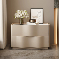 Table de chevet minimaliste, style crème moderne et simple, en bois massif, nouveau modèle pour chambre principale, au style unique et au toucher haut de gamme