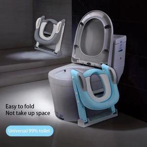 Asiento de entrenamiento para ir al baño ajustable para niños pequeños, escalera plegable de plástico, inodoro infantil con acolchado suave mejorado, orinal portátil para niños - Product Image 4