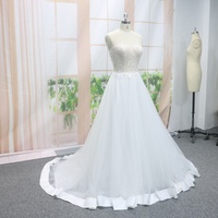 Vente en gros 2026 robe de mariée de luxe de style moderne avec train chapelle et décoration florale bas prix