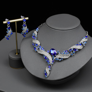 Pedidos de Pieza Única Conjunto de Joyería Nupcial de Aleación de Zinc Chapada en Oro de Lujo Grande de Inspiración Divina India con Pendientes y Collar para Mujer - Product Image 6