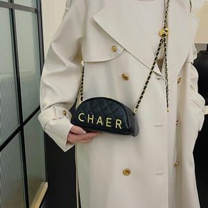 Bolso bandolera de lujo con correa de cadena para mujer, cartera acolchada con diamantes, bolso de maquillaje a la moda, bolso de lujo para mujer de un solo hombro - Product Image 4