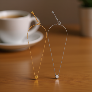 Collana con Ciondolo a Forma di Lettera T in Acciaio Inossidabile Angelina, Placcata Oro con Catena a Serpente, Gioiello Minimalista Unisex per Uso Quotidiano, Idea Regalo - Product Image 2