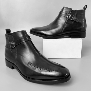 Nouvelles Bottines en Cuir Véritable pour Hommes avec Fermeture à Boucle et Logo Gaufré - Bottines Courtes Casual Chic - Product Image 1
