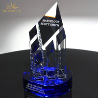 Trophée en cristal super bleu diamant, design noble et personnalisé