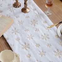 Chemin de table de Noël de luxe en tissu blanc avec sequins flocons de neige dorés, fausse fourrure pelucheuse, décoration d'hiver pour dîner de fête