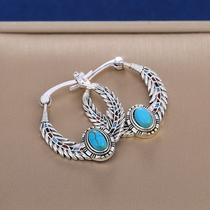 Orecchini Pendenti Vintage con Piume e Accenti Verdi, Gioielli Eleganti da Festa per Donne - Product Image 2