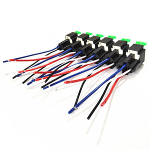Conector de Relé Automotriz de 5 Pines, 30A, 12V, Plástico Negro, Montaje Estándar - Product Image 3
