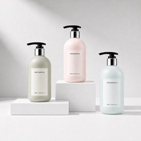 Grande bouteille de shampoing blanche en HDPE de 500 ml (17 oz) avec pompe à lotion noire, écologique, rechargeable, vide, distributeur de gel douche en plastique