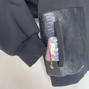 ViVi7 Vendita all'Ingrosso: Acquista 3 Pezzi e Ottieni il 10% di Sconto, Lussuoso Cappotto in Vera Pelliccia di Rex per Donna, Morbido e Caldo, Fatto a Mano - Product Image 3