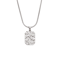 Carré en acier inoxydable Pendentif rétro en plaqué or 18 ct martelé populaire Collier carré en or pour femmes