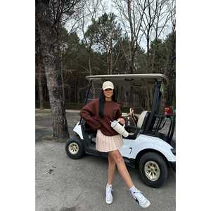 Sudadera con Capucha de Seda Marrón para Mujer, Talla XS, con Bordado y Diseño de Impresión Ligera para Invierno - Product Image 3