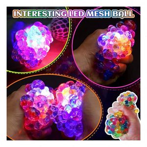 Profesional personalizado niños alivio del estrés Squishy Pack lindo personaje agua Squishy juguete juguetes para apretar - Product Image 3