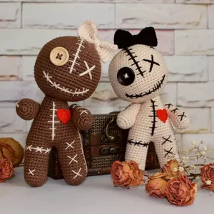 Bambola voodoo Creepy per Halloween in maglia fatta a mano all'uncinetto farcita giocattoli coniglietto voodoo