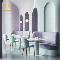 Longue table et chaise de restaurant moderne et romantique en velours avec pierre frittée, banquette pour canapé, hôtel, cafétéria, ensemble de meubles