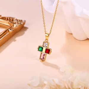 Оптовая продажа модных украшений HOVANCI: индивидуальные кулоны-цепочки из нержавеющей стали 304/316L с цирконом, водонепроницаемые, в форме креста и сердца, для свитеров - Product Image 2