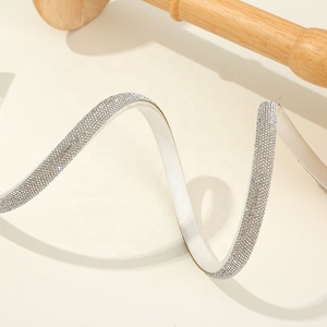 Bande de ruban à strass multicolore éblouissante, tresse dégradée arc-en-ciel en cristal pour cordon de capuche, DIY Bling - Product Image 2