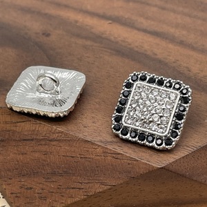 Giá Rẻ Giá Inset Kim Cương Nút Vuông Cho Quần Áo Thay Thế Pha Lê Khuy Măng Sét Tùy Chỉnh Của Phụ Nữ Áo Sơ Mi Blazer Rhinestone Nút - Product Image 3