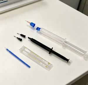 Système de blanchiment dentaire tout-en-<span class=keywords><strong>un</strong></span> - Kit éclaircissant à usage domestique pour éliminer les taches en douceur avec seringues de gel, rétracteurs et lingettes - Product Image 1