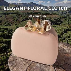 Bolsa de fiesta femenina artesanal estilo indio étnico con bordado en forma de media luna. Compre en línea en India. - Product Image 2