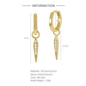 Pendientes QLEESI S925 con Zirconia Triangular Simple, Chapados en Oro de 18k - Product Image 2