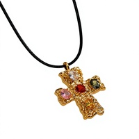 Collier pour femme en or 18 carats, style européen-américain, avec chaîne torsadée et pendentif croix martelé en zircon coloré