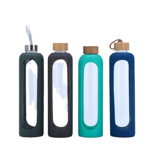 Botellas de Agua de Vidrio de Borosilicato de Alta Calidad con Funda de Silicona Reutilizable de 1000 ml, Personalizadas por BORGE, con Tapa de Bambú, para Uso en Exteriores - Product Image 5