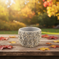 Moule à pot de fleurs en forme de croix de style européen, design classique fait main pour utilisation au sol et suspendue, en ciment