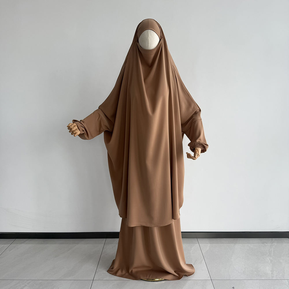 สีน้ำตาล