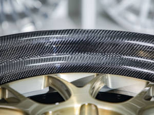 2 Stück Hochwertige PQ Maßgefertigte Geschmiedete Felgen für PKW in Champagnergold mit Gebürsteter Oberfläche und Carbonfaser-Details für G2 Viper GTS - Product Image 5