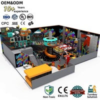 Équipement de terrain de jeu intérieur personnalisé sur le thème Star World, structure multi-niveaux, toboggan en spirale, fosse de mousse, trampoline, mur d'escalade |   Enfants FEC