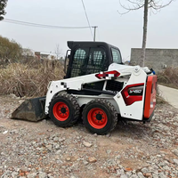 Chargeur compact sur roues BOBwild CAT S450 4X4 de marque américaine d'origine