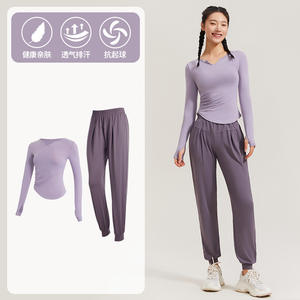 Costume de fitness de sport de yoga mince d'été pour femmes décontracté course respirante à séchage rapide avec petit col en V et coupe ajustée - Product Image 6