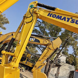 Excavatrice sur chenilles hydraulique Komatsu PC200-8 d'occasion en bon état avec moteur, pompe, engrenage, boîte de vitesses, PLC, roulement essentiels - Product Image 2