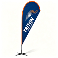 Drapeau plume publicitaire extérieur avec graphisme interchangeable pour affichage en centre commercial