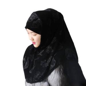 Venta al por mayor/OEM en stock: Pañuelo islámico cálido y cómodo para mujer con relieve, ideal para otoño e invierno - Algodón artificial - Product Image 1