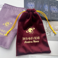 Pochette en velours flanelle douce avec cordon de serrage, personnalisable avec logo estampé or, idéale pour cartes de tarot, bijoux, accessoires et rangement de cadeaux (petite et moyenne taille)