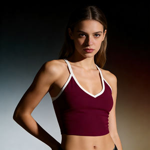 Ensemble de 4 pièces pour femmes : Soutien-gorge de sport sans couture, débardeur de yoga respirant, tenue de sport - Product Image 1