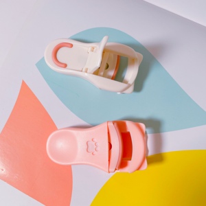 Recourbe-cils professionnel à griffes de chat pour femmes, outil de maquillage de longue durée, modèles mignons, s'adapte à toutes les formes de cils, 2 pièces - Product Image 2