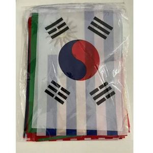Drapeau Guirlande Portable en Soie Personnalisé avec Logo des 32 Pays pour la Coupe du Monde de Football 2026 – Décoration Publicitaire Promotionnelle du Fabricant - Product Image 2