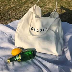 Grand sac fourre-tout en toile réutilisable, couleur unie, pour le shopping, avec bandoulière - Product Image 1