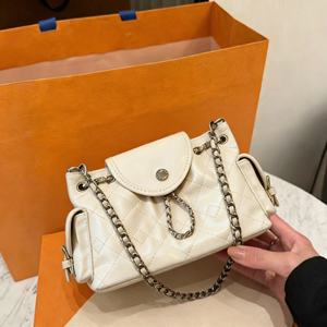 Sac fourre-tout de créateur en cuir véritable de qualité supérieure, élégant et tendance, fabriqué par un designer - Product Image 2