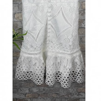 Robe en dentelle crochet blanche pour femme, manches courtes, coupe trapèze, longueur midi, idéale pour l'été et les vacances, marque privée